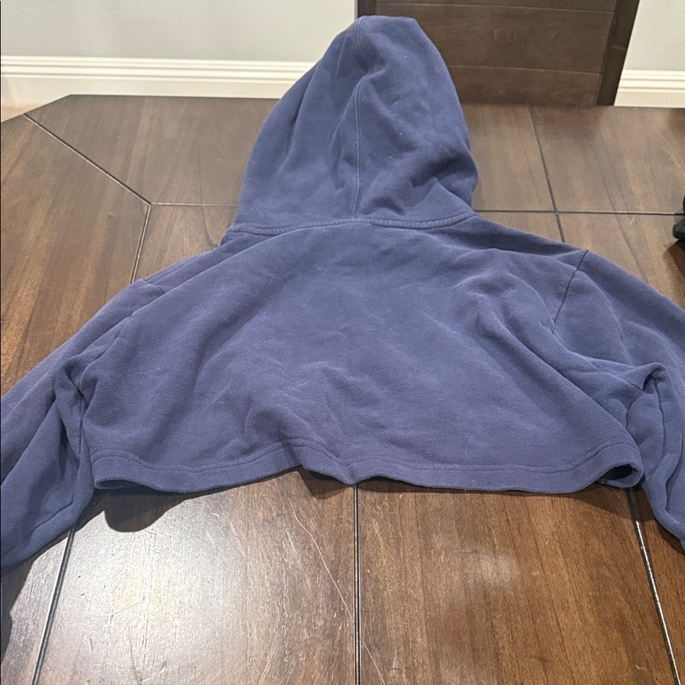 The North Face Navy Cropped Hoodie - Picture 3 of 3